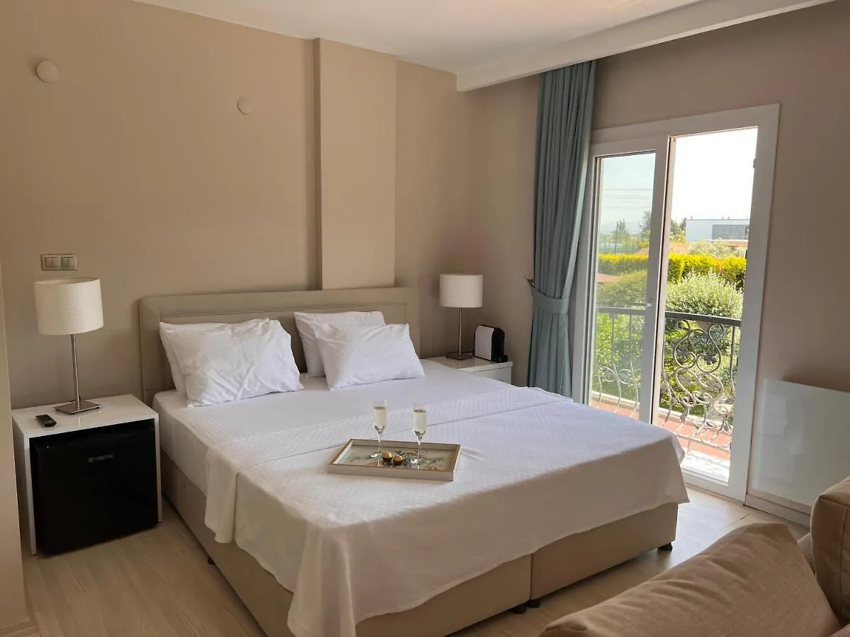 B. Equine Range Hotel Narlidere 0*,