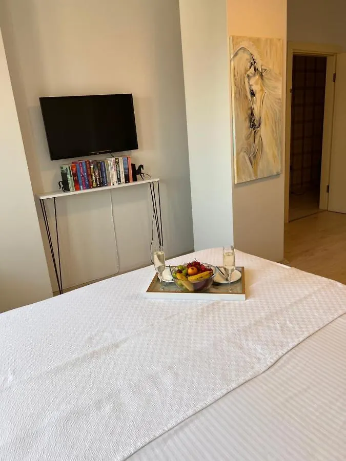 B. Equine Range Hotel Narlidere 0*,