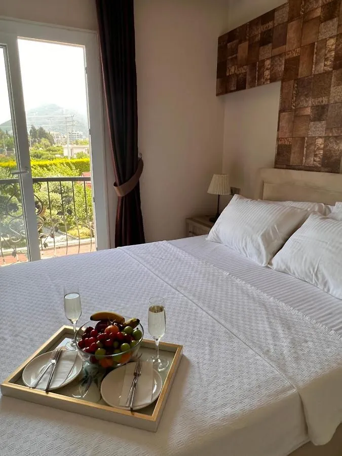 B. Equine Range Hotel Narlidere Farm stay